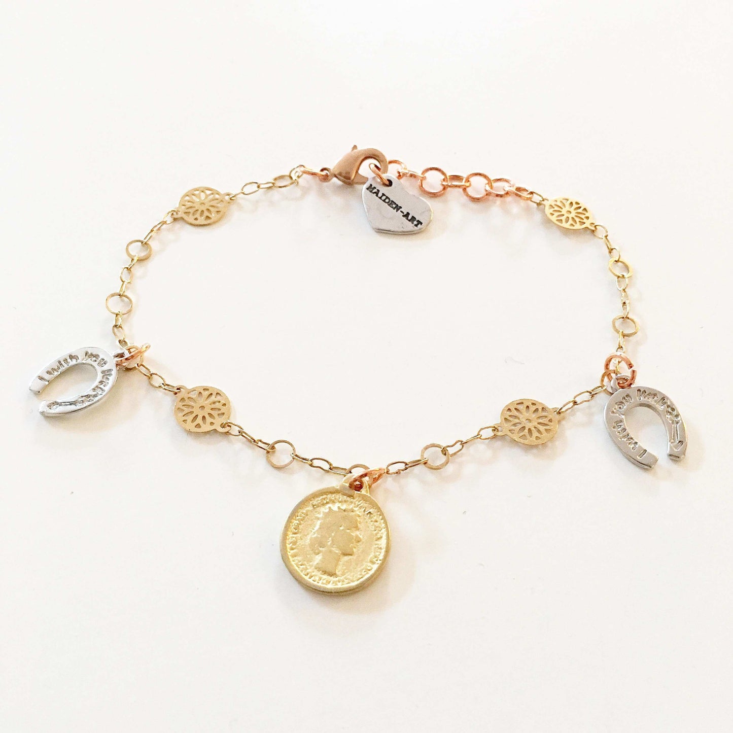 Coin and Horseshoes Sparkle Bracelet in 18kt Gold Plated.